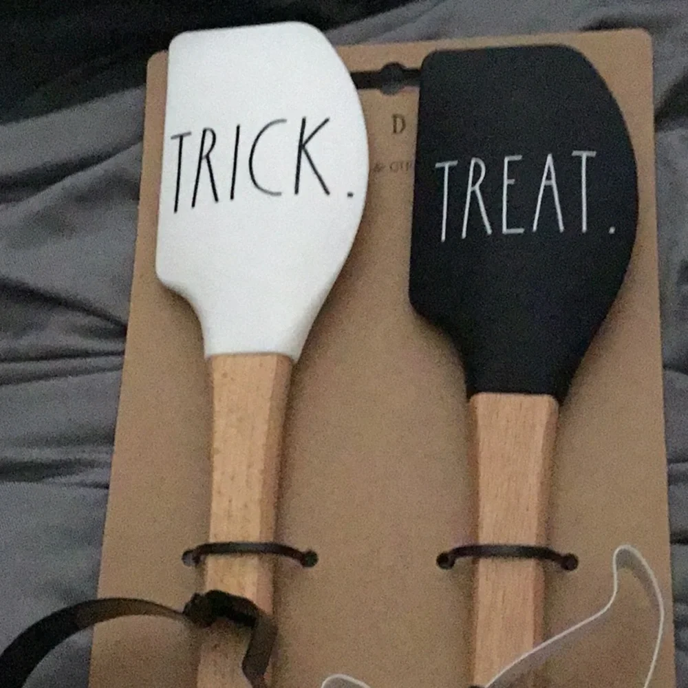 New RAE DUNN Halloween Baking Set trick or treat